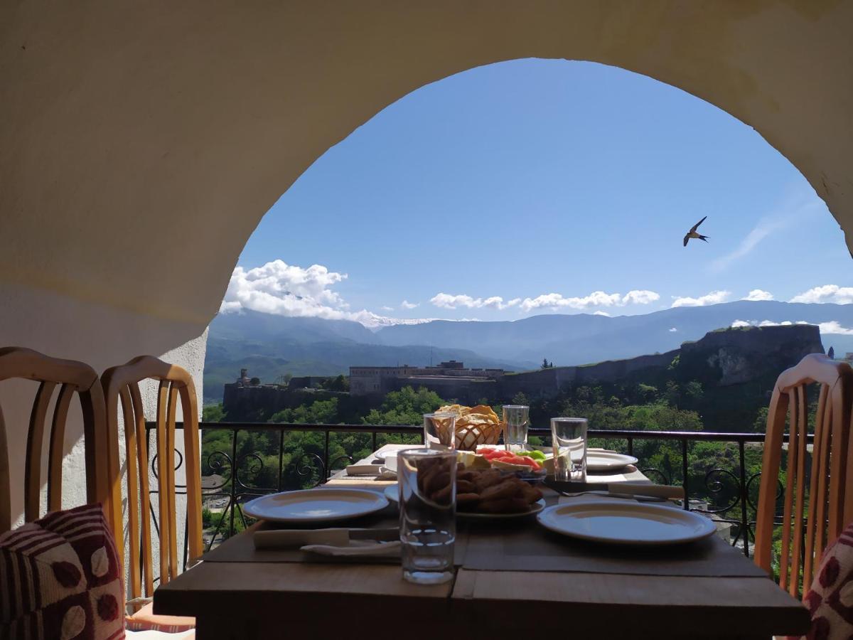 Guest House Salaria Gjirokaster Luaran gambar