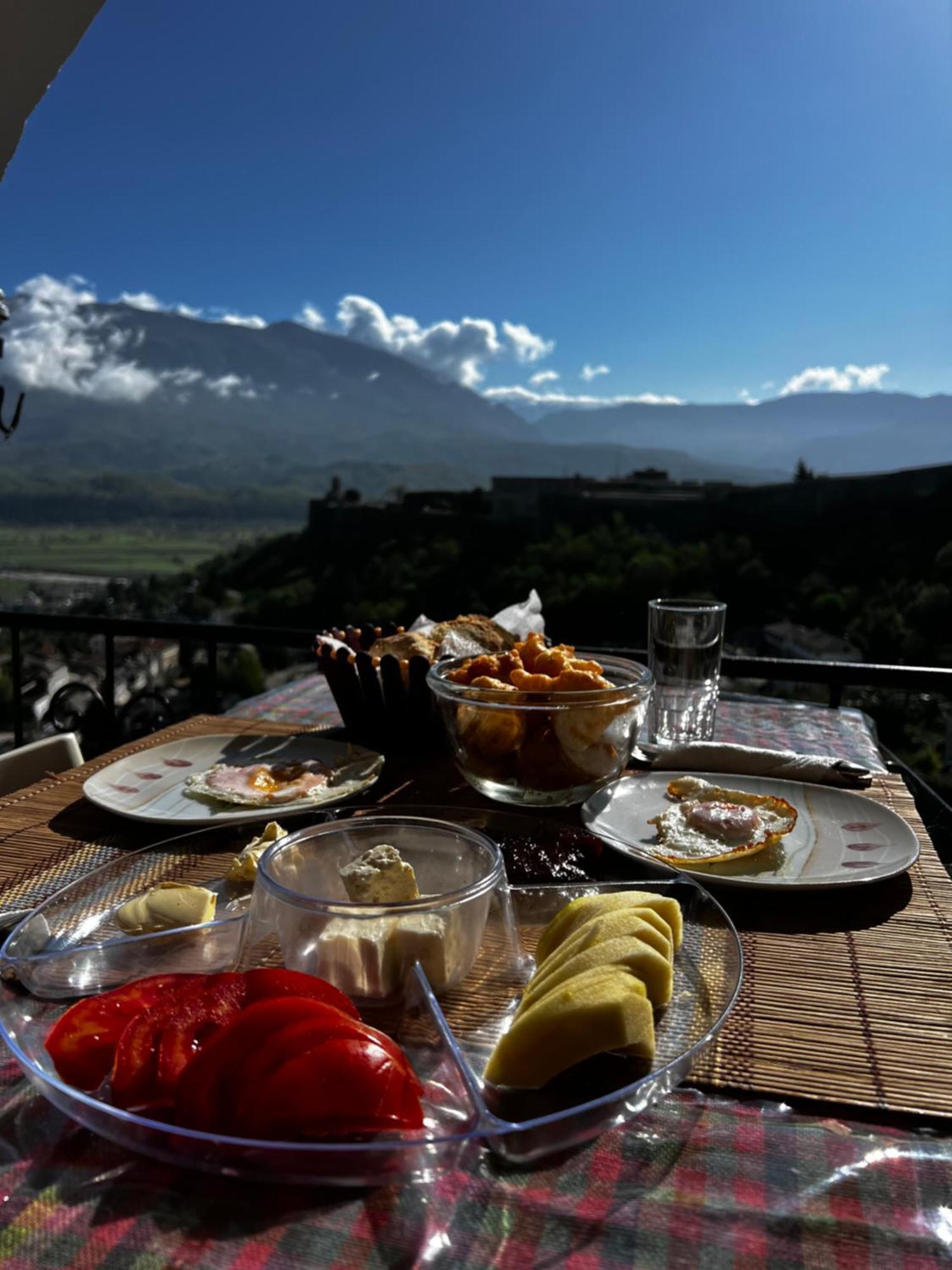 Guest House Salaria Gjirokaster Luaran gambar