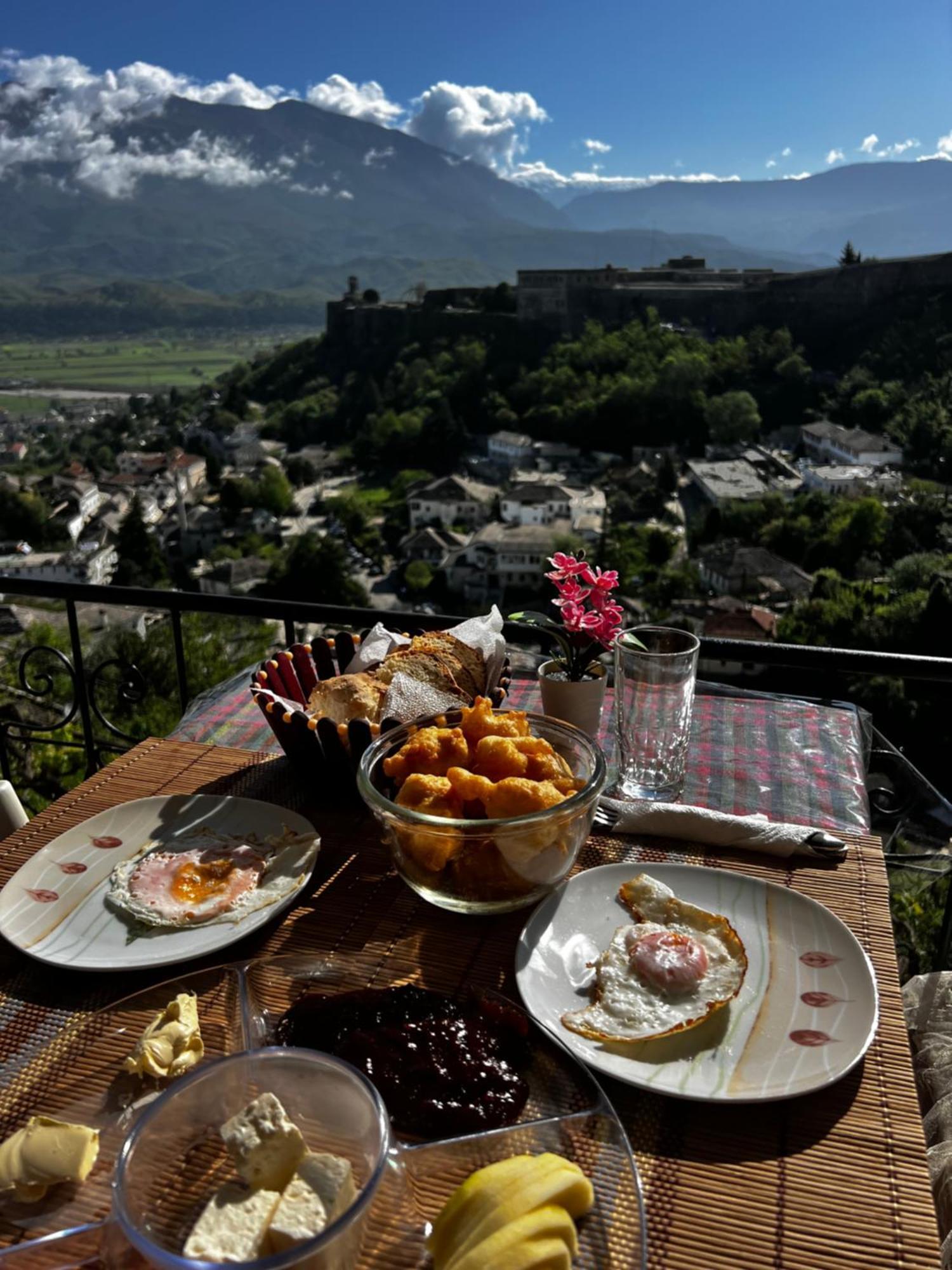Guest House Salaria Gjirokaster Luaran gambar