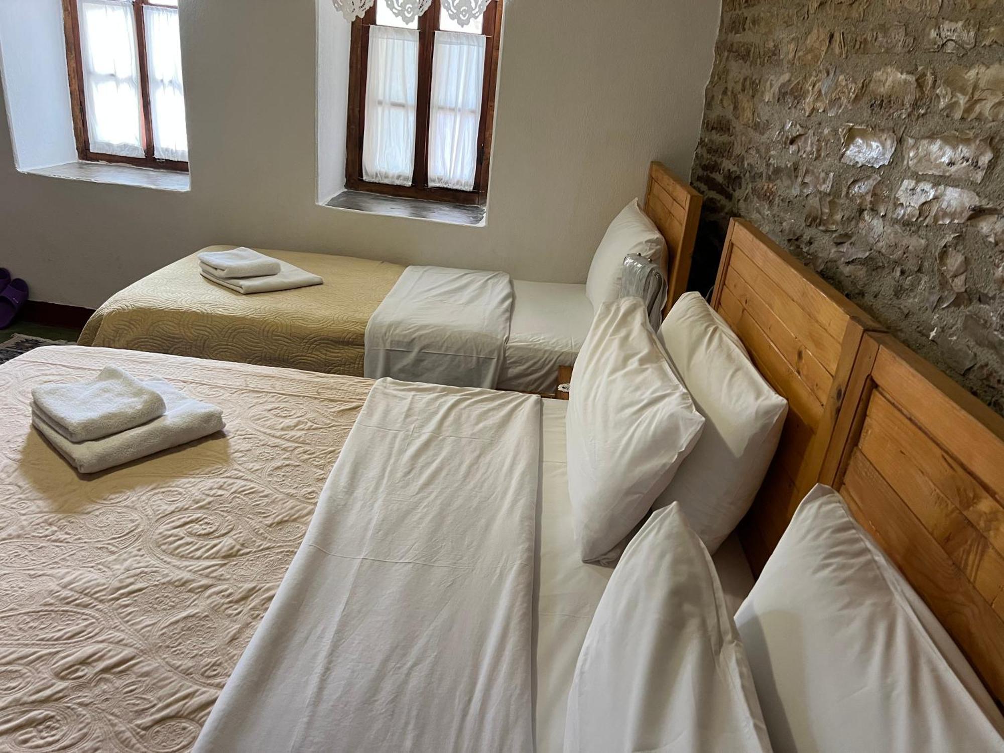 Guest House Salaria Gjirokaster Luaran gambar