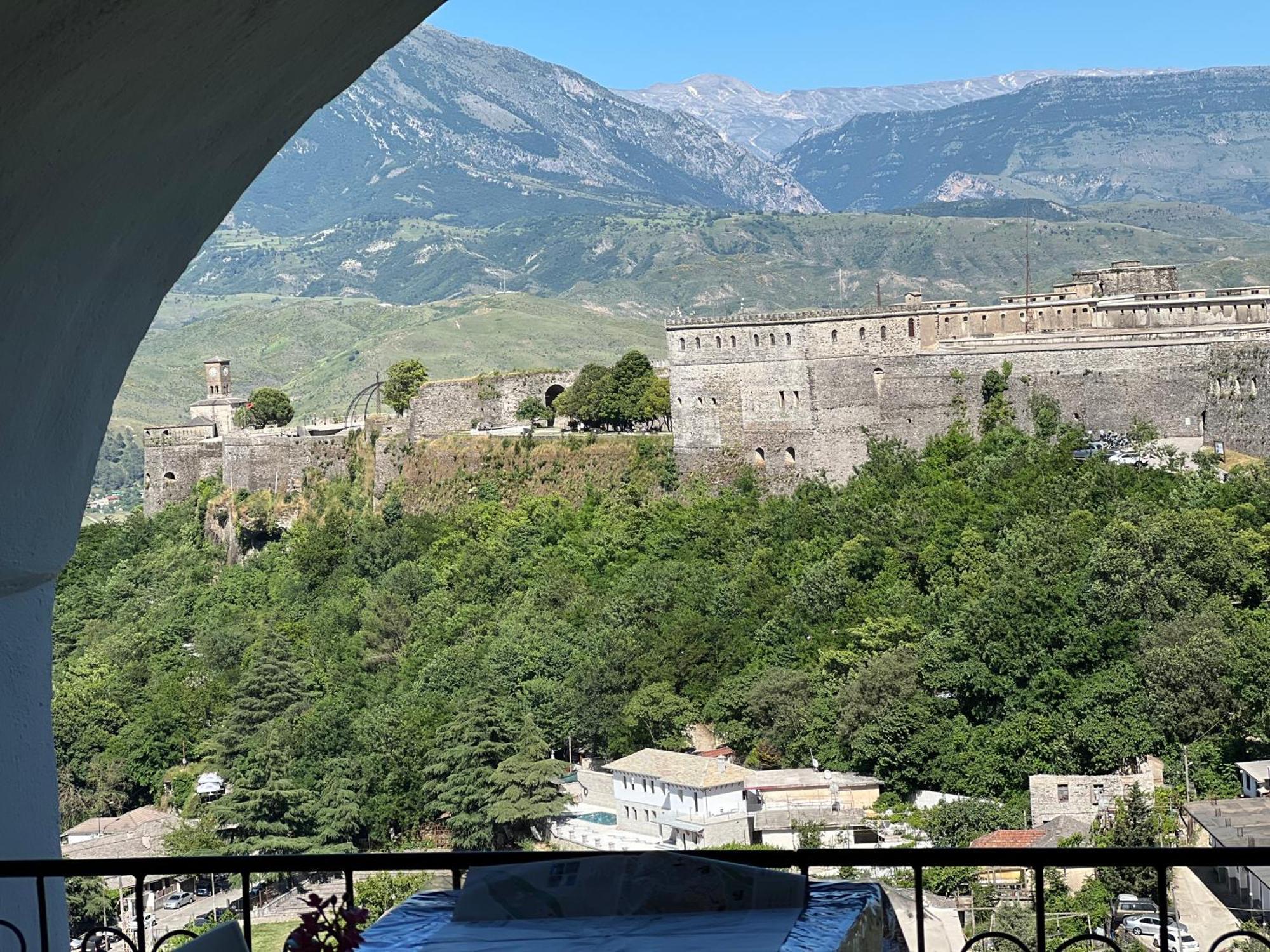 Guest House Salaria Gjirokaster Luaran gambar