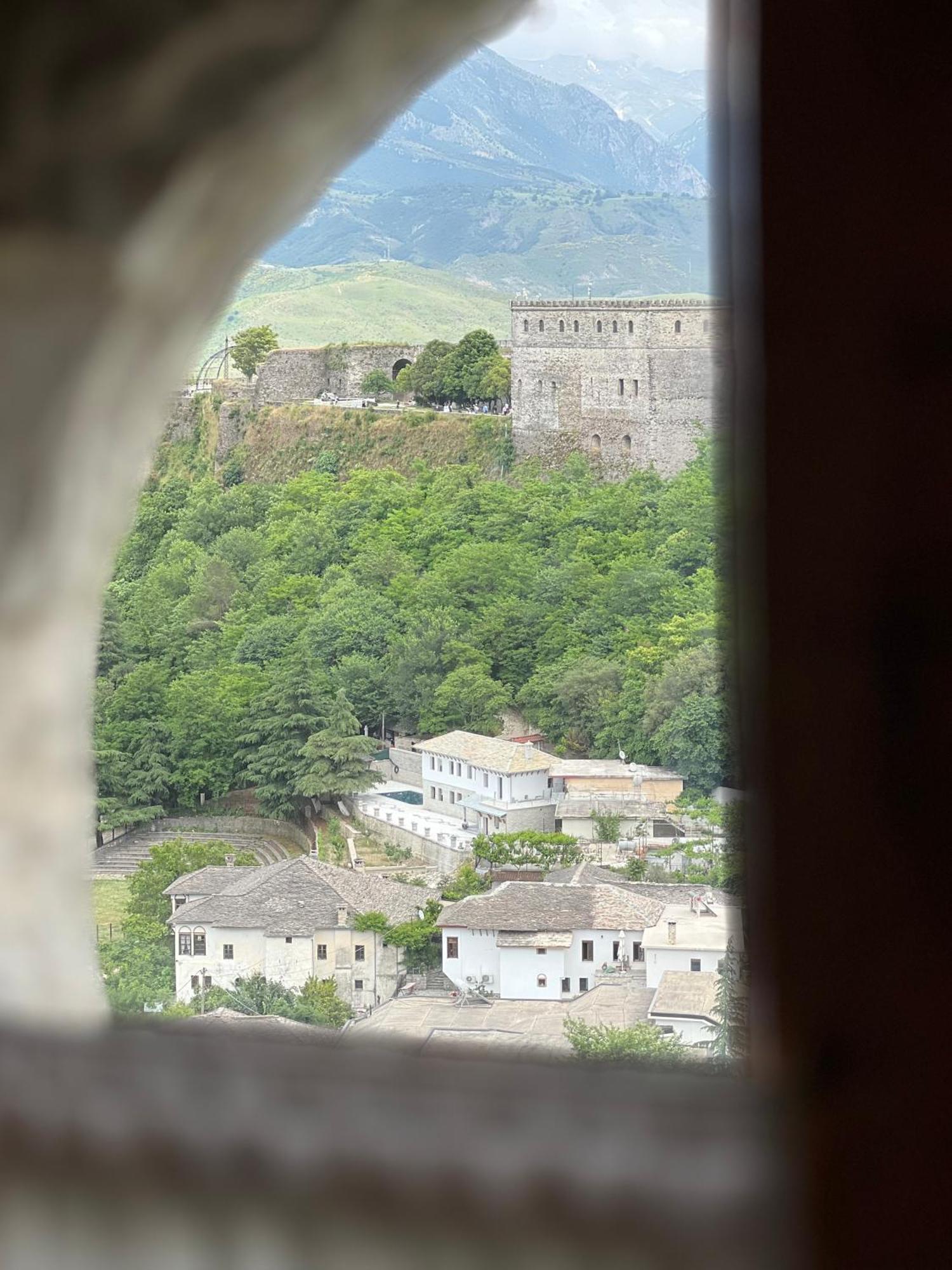 Guest House Salaria Gjirokaster Luaran gambar