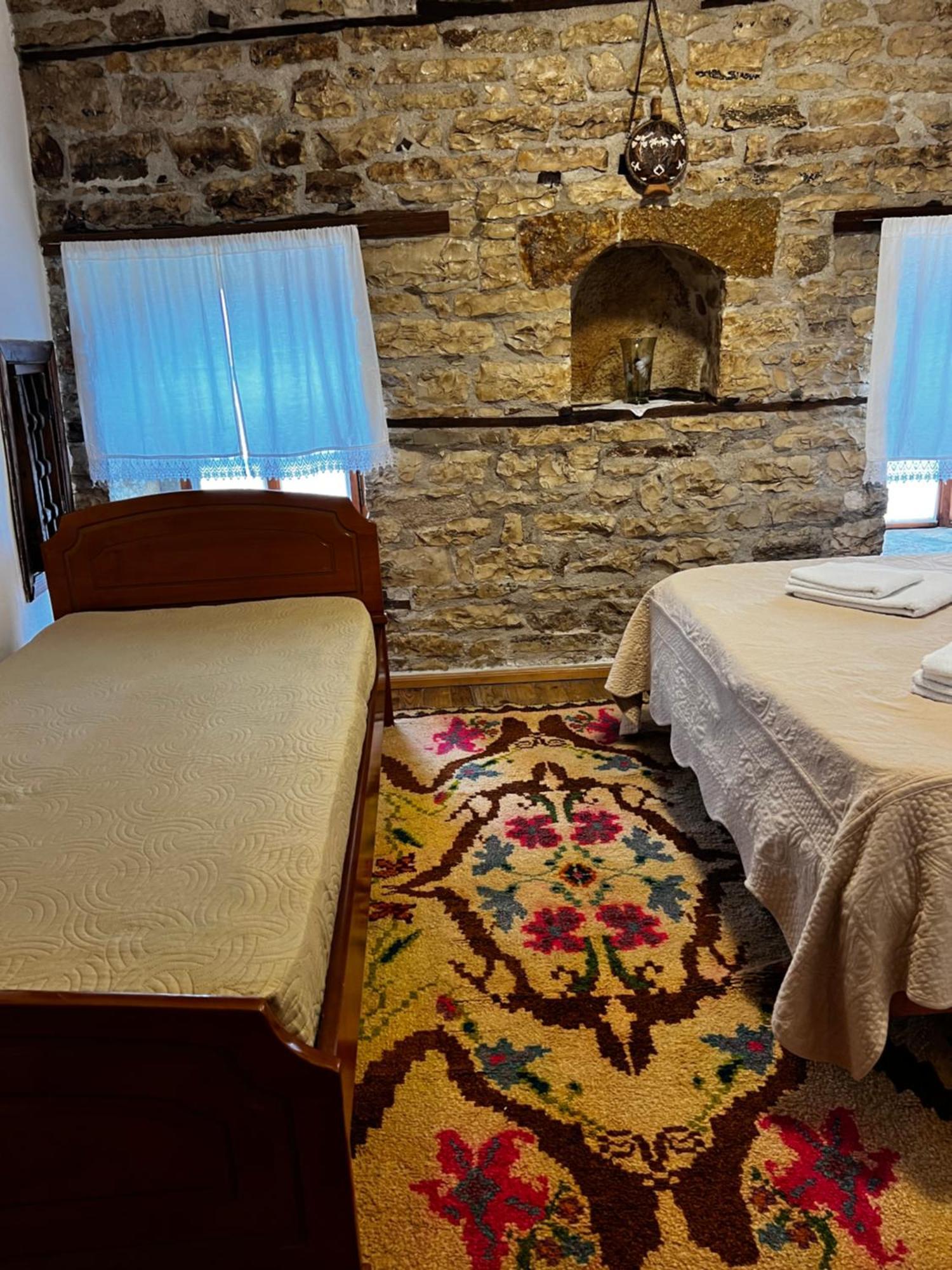 Guest House Salaria Gjirokaster Luaran gambar