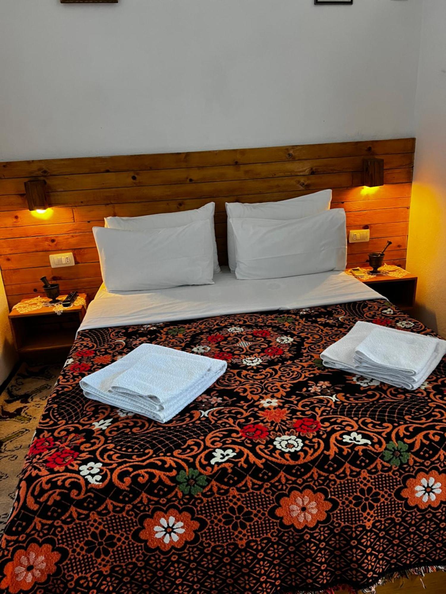 Guest House Salaria Gjirokaster Luaran gambar