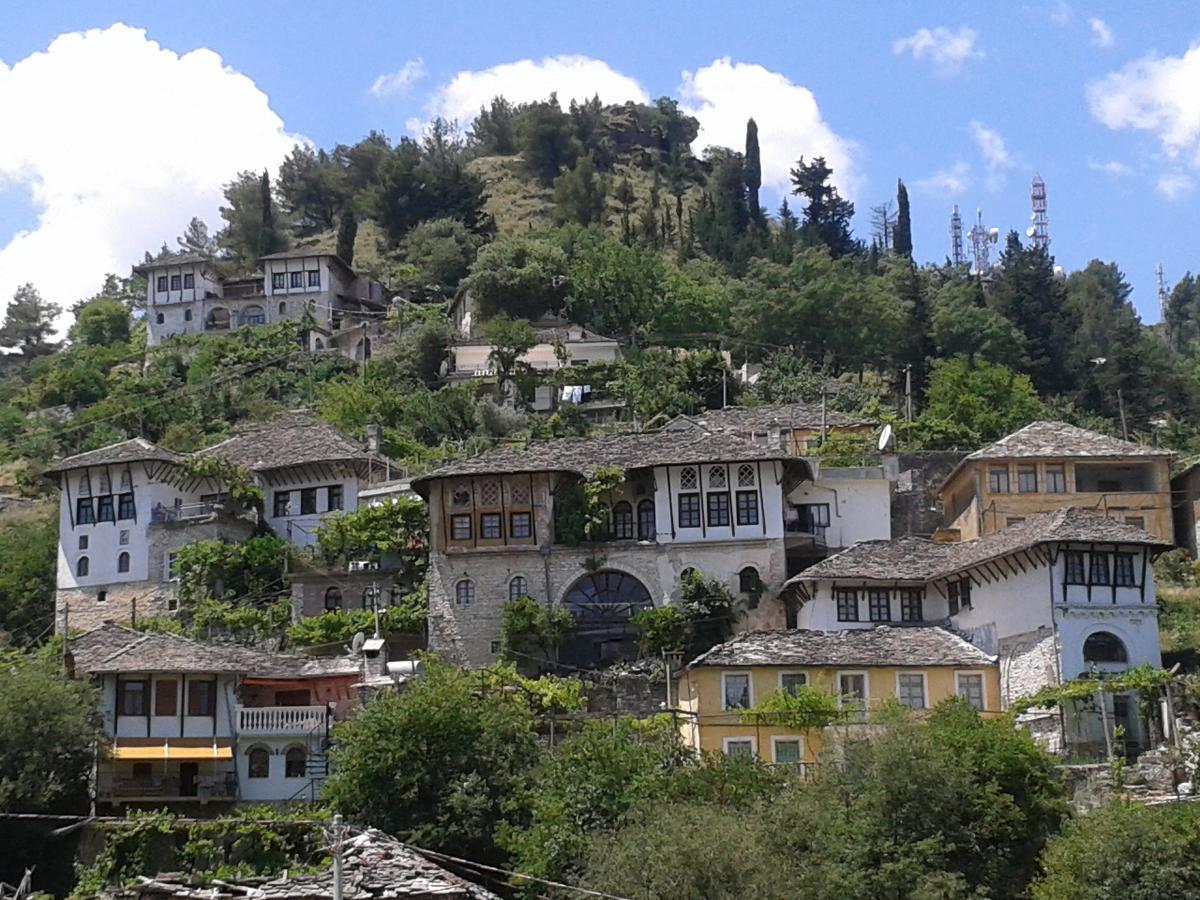 Guest House Salaria Gjirokaster Luaran gambar