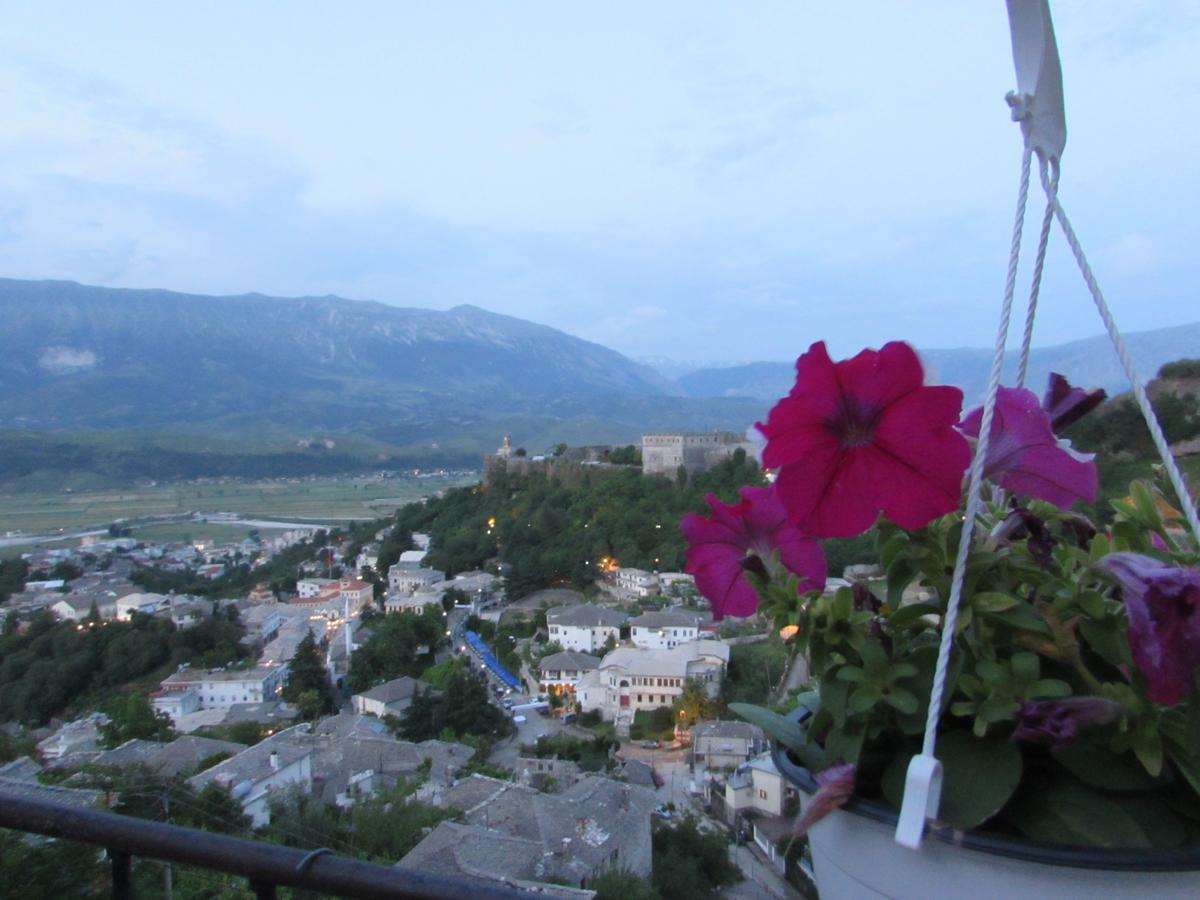 Guest House Salaria Gjirokaster Luaran gambar