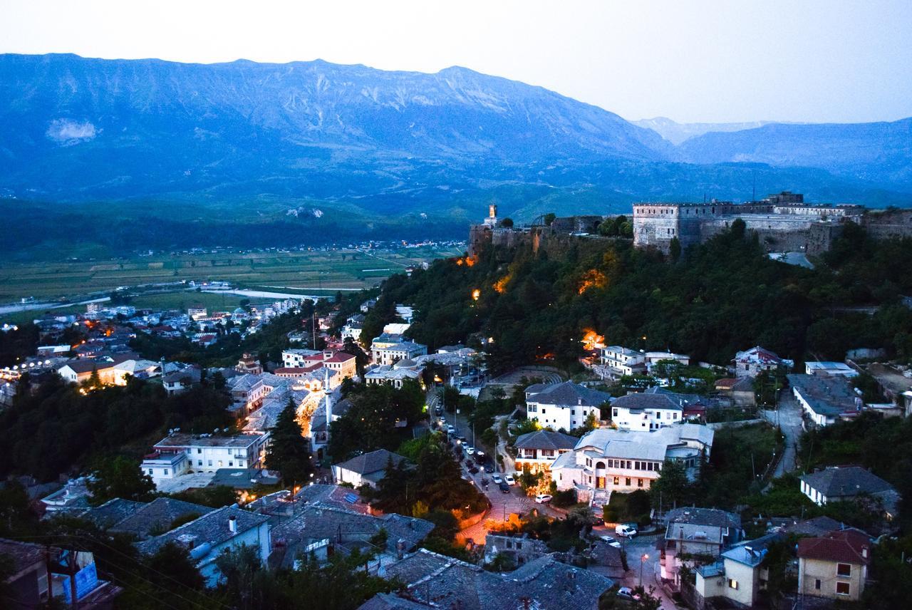 Guest House Salaria Gjirokaster Luaran gambar