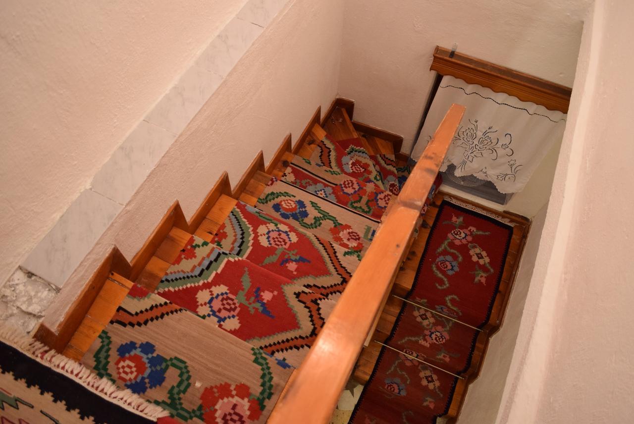 Guest House Salaria Gjirokaster Luaran gambar