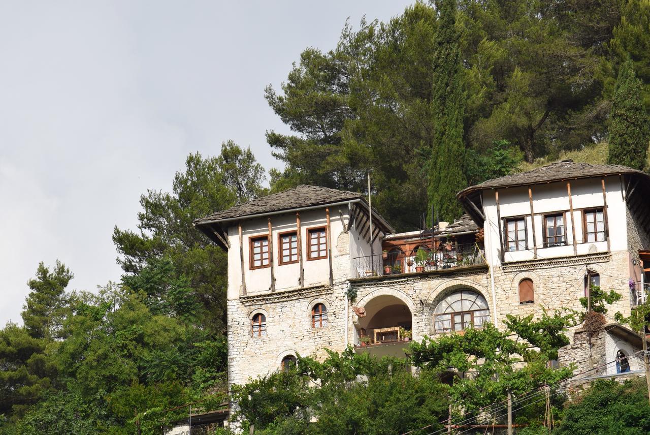 Guest House Salaria Gjirokaster Luaran gambar