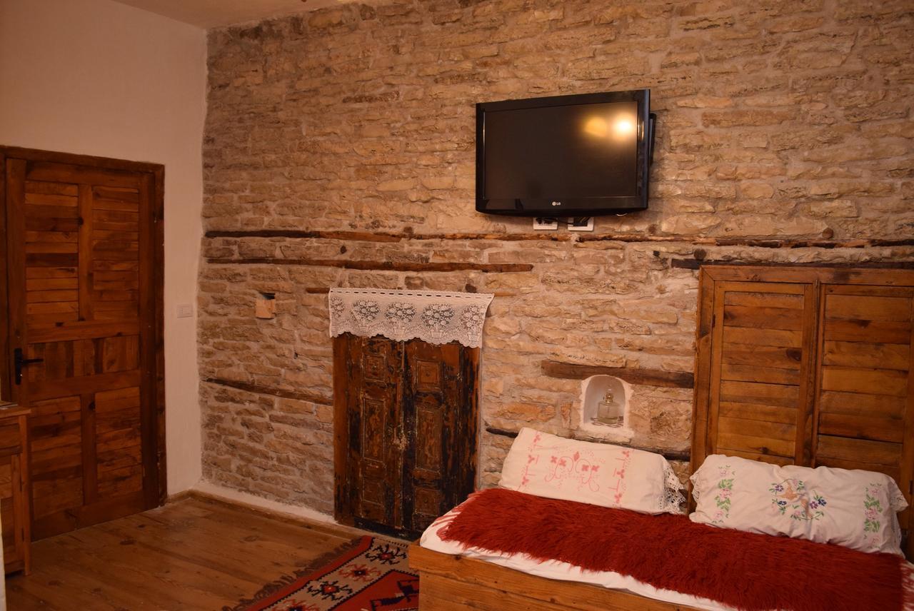 Guest House Salaria Gjirokaster Luaran gambar