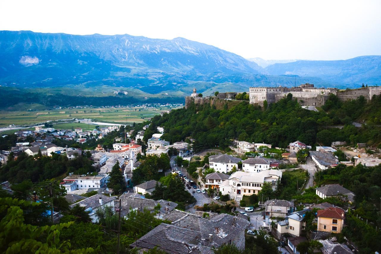 Guest House Salaria Gjirokaster Luaran gambar